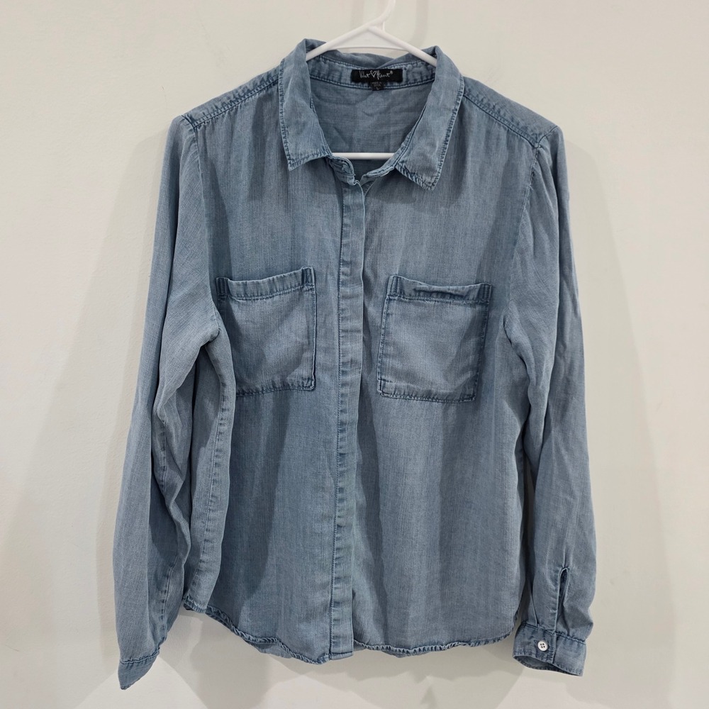 Womens Button Down Chambray Shirt Size Large Light Blue Tencel Lyocell Top